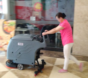 恒茂梦时代广场物业采购使用X530手推式洗地机